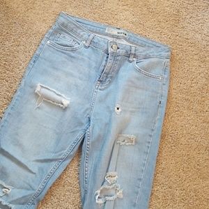 Light wash skinny jeans